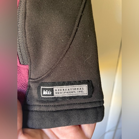 REI Women’s Vintage Zip Up Vest Purple and Black Size Large - Picture 2 of 4